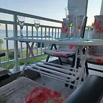 απέραντο γαλάζιο Le Grand Blue Apartment Mola Kalyva